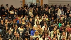 Universitatea din Oradea a deschis noul an pe acordurile propriului imn-216