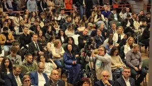 Universitatea din Oradea a deschis noul an pe acordurile propriului imn-218