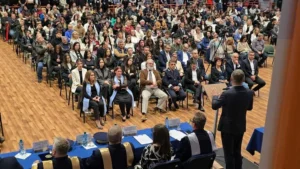 Universitatea din Oradea a deschis noul an pe acordurile propriului imn-225