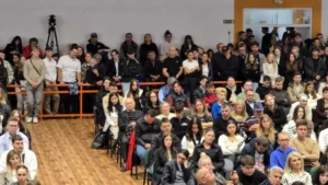 Universitatea din Oradea a deschis noul an pe acordurile propriului imn-234