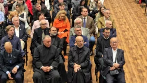 Universitatea din Oradea a deschis noul an pe acordurile propriului imn-239
