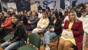 Universitatea din Oradea a deschis noul an pe acordurile propriului imn-27