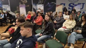 Universitatea din Oradea a deschis noul an pe acordurile propriului imn-28