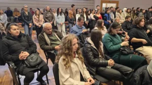 Universitatea din Oradea a deschis noul an pe acordurile propriului imn-31