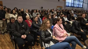 Universitatea din Oradea a deschis noul an pe acordurile propriului imn-41