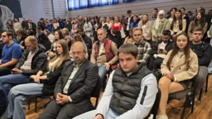 Universitatea din Oradea a deschis noul an pe acordurile propriului imn-42