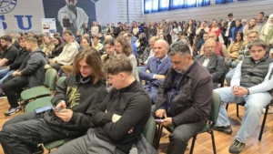 Universitatea din Oradea a deschis noul an pe acordurile propriului imn-43