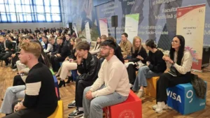 Universitatea din Oradea a deschis noul an pe acordurile propriului imn-55