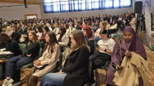 Universitatea din Oradea a deschis noul an pe acordurile propriului imn-56
