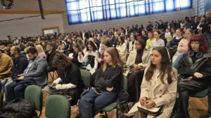 Universitatea din Oradea a deschis noul an pe acordurile propriului imn-57
