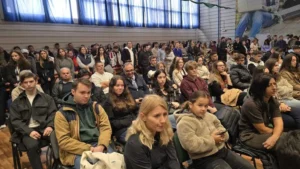 Universitatea din Oradea a deschis noul an pe acordurile propriului imn-69