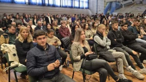 Universitatea din Oradea a deschis noul an pe acordurile propriului imn-70