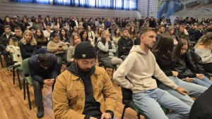 Universitatea din Oradea a deschis noul an pe acordurile propriului imn-74