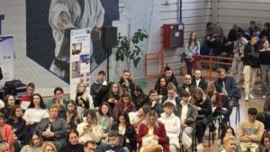 Universitatea din Oradea a deschis noul an pe acordurile propriului imn-88
