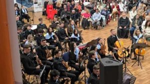 Universitatea din Oradea a deschis noul an pe acordurile propriului imn-90