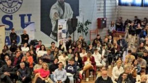 Universitatea din Oradea a deschis noul an pe acordurile propriului imn-93