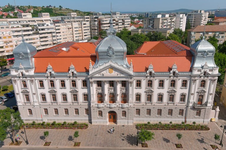 Patru firme s-au înscris la licitația pentru mobilierul noului sediu al Consiliului Județean Bihor
