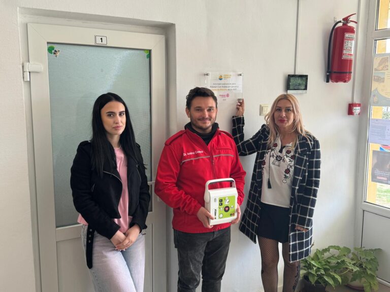 Defibrilatoare instalate în centrele de educație incluzivă din Oradea