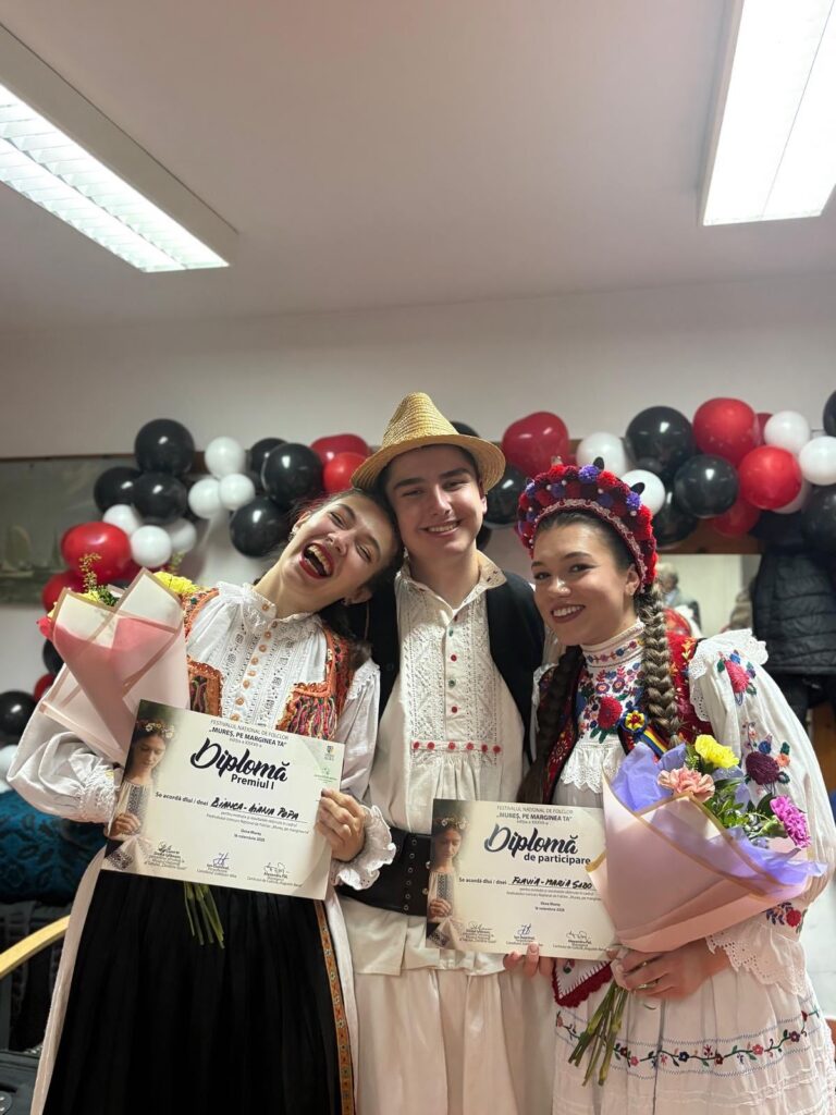 Premiul I la concursul „Mureș, pe marginea ta”, câștigat de o interpretă din Bihor