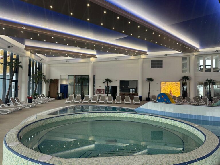 Miniaquapark-ul din Marghita s-a deschis oficial pe 22 noiembrie. Primăria a anunțat programul și tarifele (FOTO)