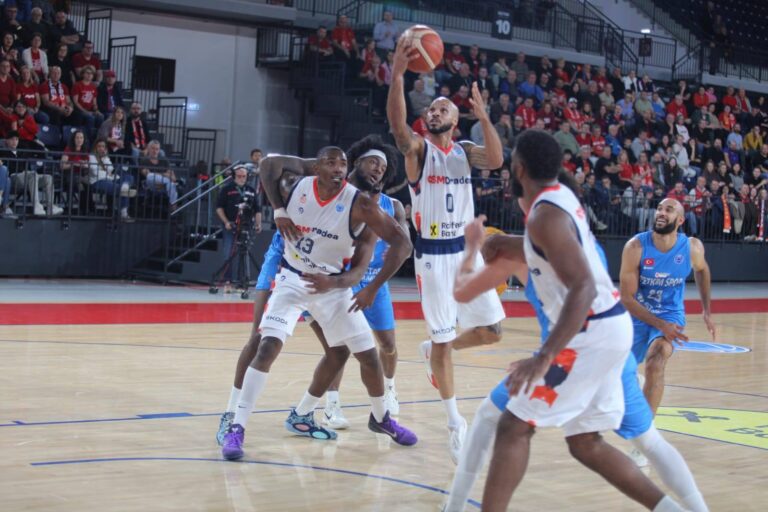 CSM Oradea, lună plină de meciuri. Jocuri importante în campionat și cupele europene