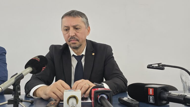 Ministrul Educației: „Interzicerea cumulului pensie–salariu nu poate fi aplicată în școli. Profesorii pensionari nu iau locul nimănui”