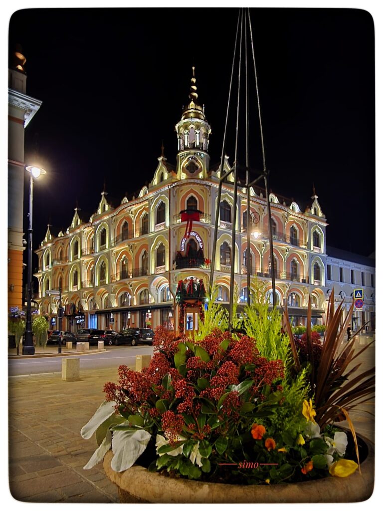 Oradea se îmbrăcă de Crăciun… deși afară încă e „toamnă târzie” (FOTO)