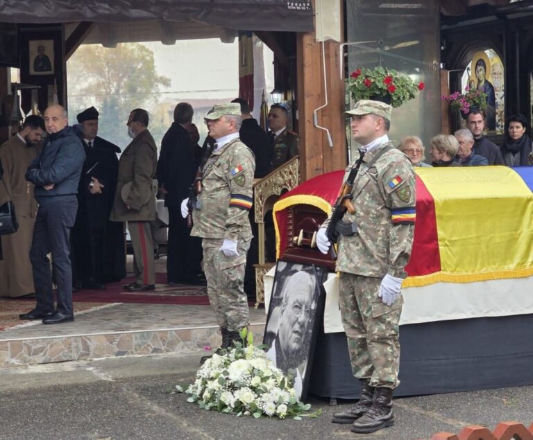 „Te vom iubi mereu!” Lacrimi și onoruri militare, la despărțirea de Emeric Ienei. Marii săi elevi și fotbalul românesc, la căpătâiul legendei (FOTO)