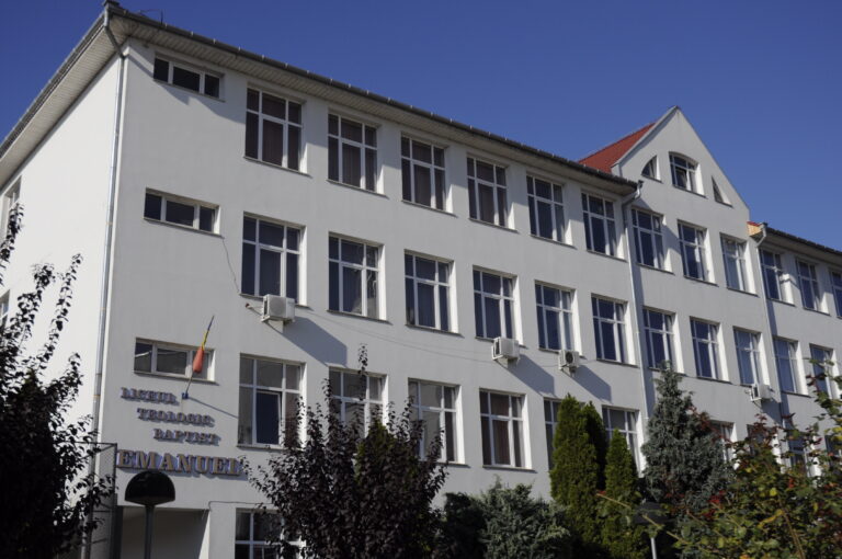 Liceul Teologic Baptist „Emanuel” din Oradea, 35 de ani de performanță. O școală crescută cu grijă, credință și oameni dedicați
