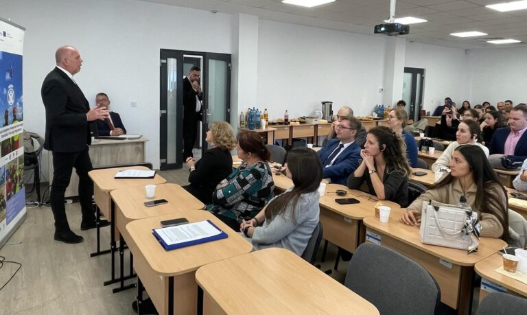 „Merit”, pentru Facultatea de Medicină și Farmacie din Oradea