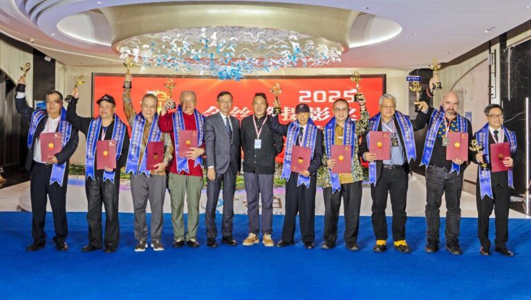 Succes pentru artistul orădean Ovi D. Pop, la festivalul de fotografie din China
