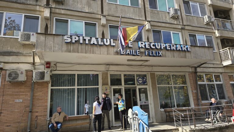 Doi medici de la Spitalul de Recuperare Băile Felix, condamnați cu suspendare. Au recunoscut că au luat mită