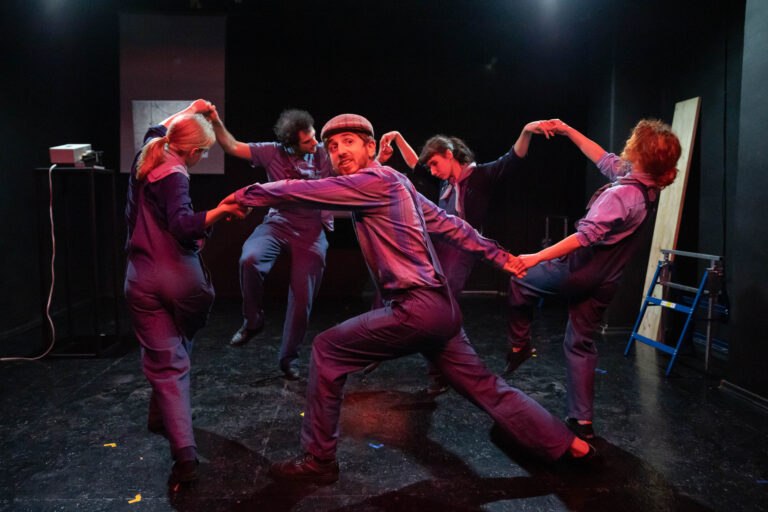 Două spectacole independente ajung la Oradea, în cadrul colaborărilor naționale ale Teatrului „Regina Maria”