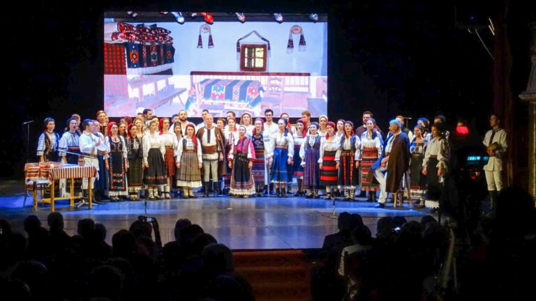 Ioan Bocșa și Ansamblul „Icoane” concertează la Oradea