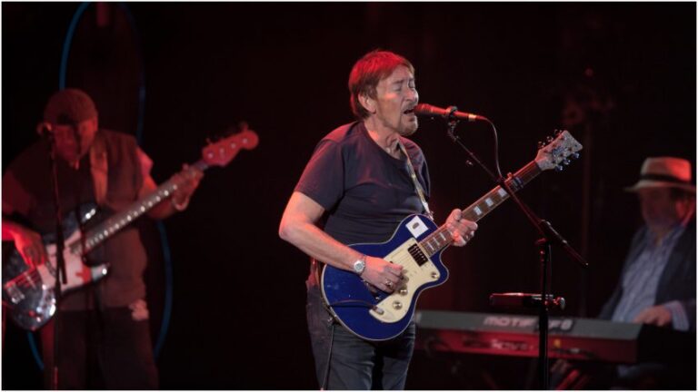 Cântăreţul britanic Chris Rea a încetat din viață la vârsta de 74 de ani. Printre cele mai cunoscute piese ale sale se numără „Driving Home For Christmas” şi „The Road To Hell”