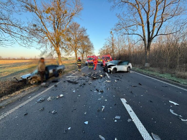 Trei persoane, rănite într-un accident la Gheghie, au ajuns la spital. Care este starea victimelor