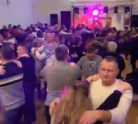 Atmosferă de sărbătoare la Borod. Tinerii au petrecut pe muzică populară
