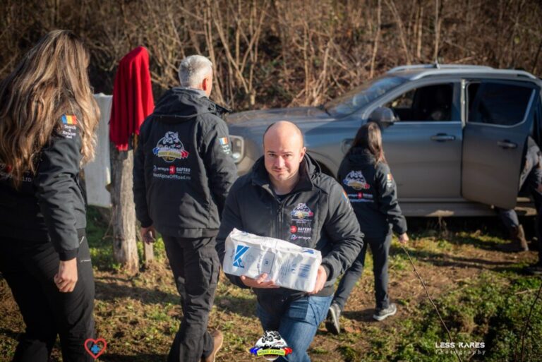 Când binele face drum – Campanie umanitară de iarnă pentru oamenii izolați din Apuseni (Foto)