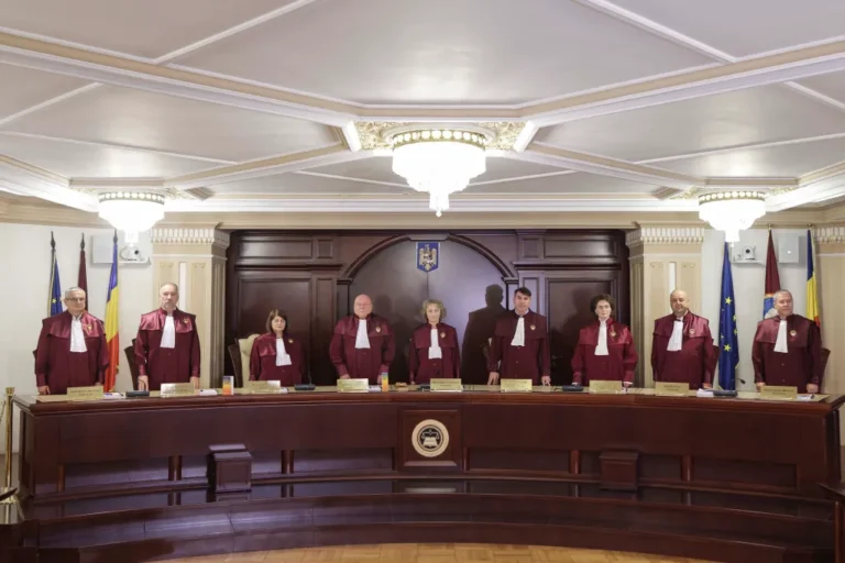 Decizia CCR pe pensiile speciale ale magistraților, amânată din nou
