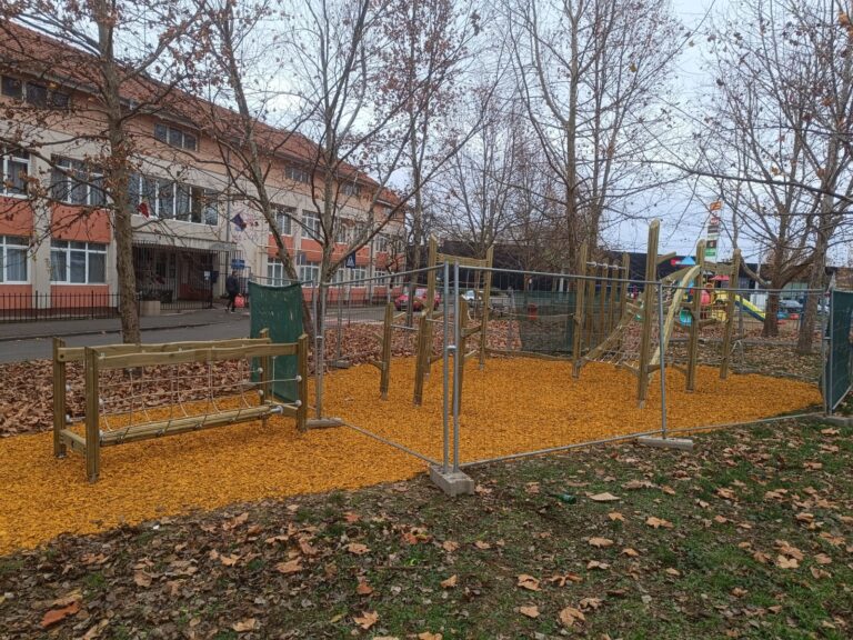 Oradea inaugurează un nou loc de joacă eco și modern pentru copii