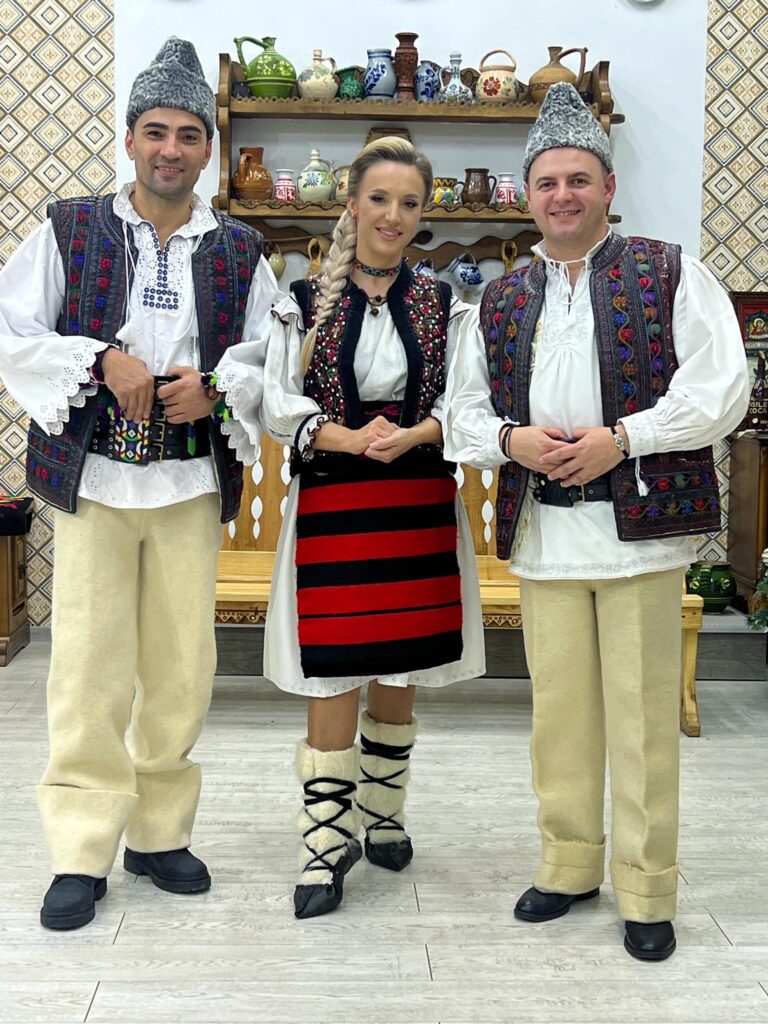 „Moroșenii vă colindă”, spectacol de colinde la Casa de Cultură a Sindicatelor