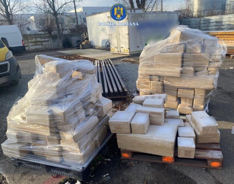 1,2 tone de articole pirotehnice interzise, confiscate de polițiștii din Bihor. Coletărie plină cu petarde pentru „toată țara”
