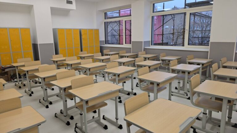 Școală ca nouă în Oradea. O parte din elevii de la Generală 16 vor reveni, din ianuarie, în clase modernizate (FOTO)