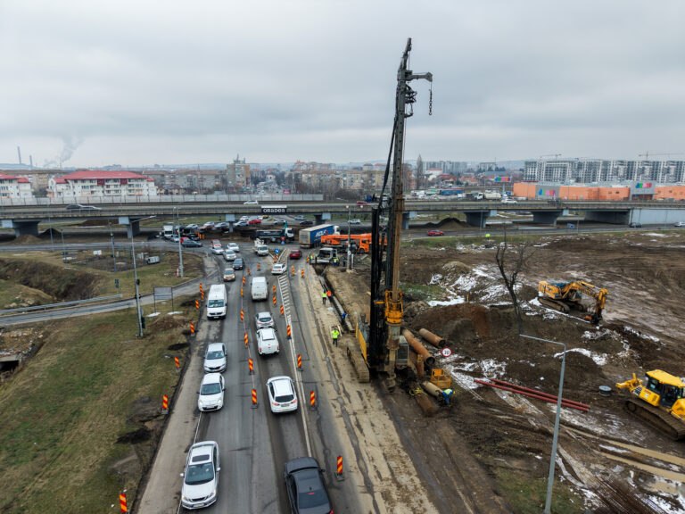 Au început lucrările la Pasajul subteran Jumbo din Oradea. Se forează piloții (FOTO)