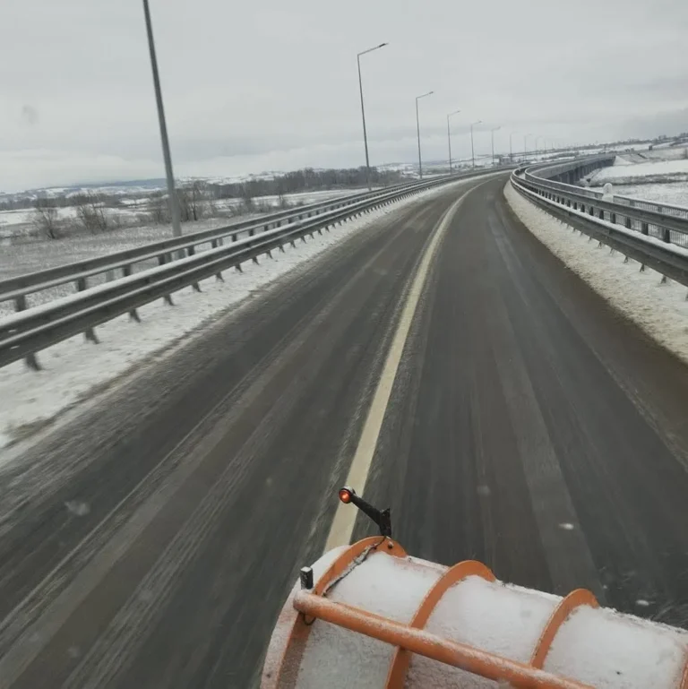 Se circulă în condiții de iarnă pe toate drumurile județene din Bihor. Nicio șosea nu este închisă