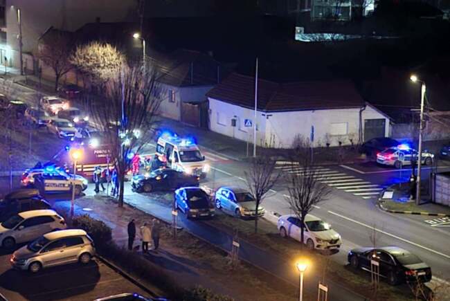 Accident cu victime, pe strada Oneștilor din Oradea. Două persoane au ajuns la spital
