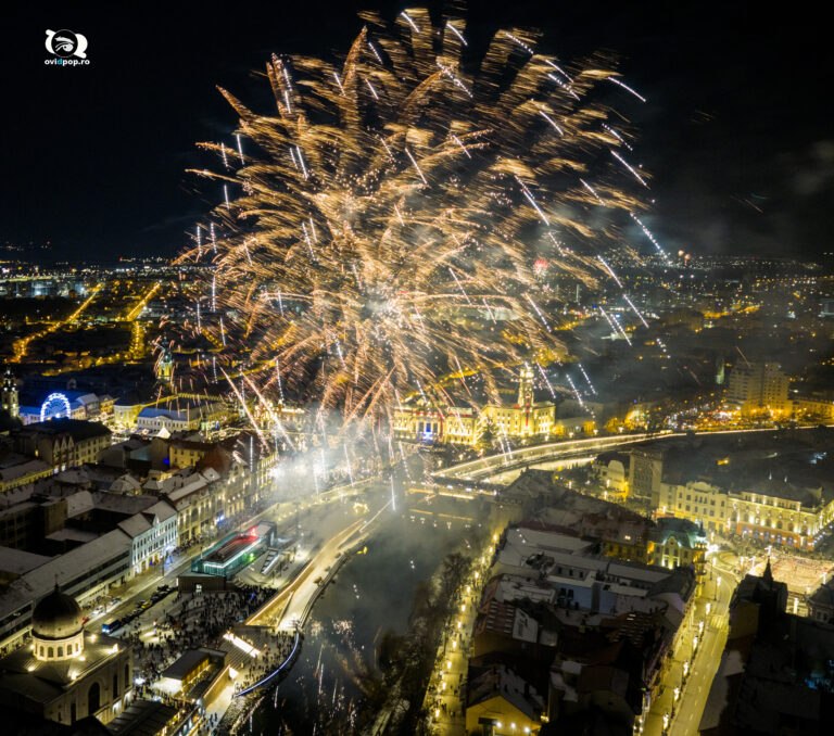 La mulți ani, 2026! Noul an a fost întâmpinat în stradă, cu artificii, îmbrățișări și dorințe puse pe listă (FOTO)