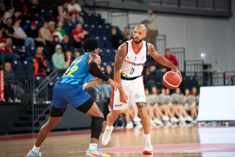 CSM CSU Raiffeisen Oradea a învins CSM BBA Petrolul Ploiești, scor 89-77