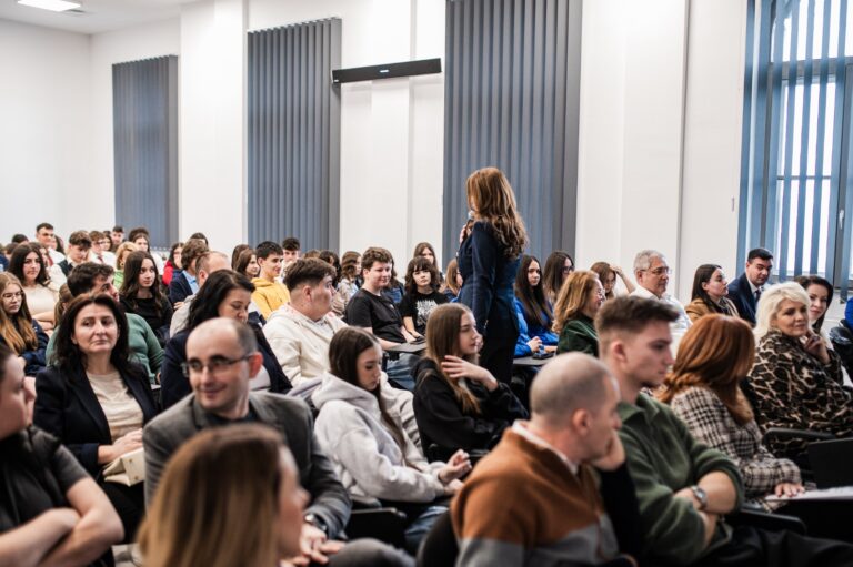 „GEN YOU”, proiectul care îi ajută pe adolescenții din Bihor să își găsească direcția (FOTO)