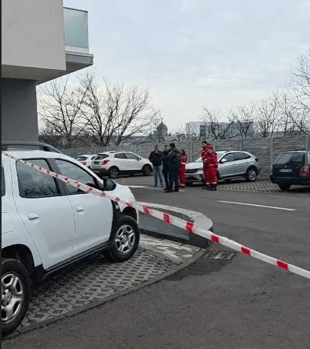 Tânărul care a căzut de la etajul 8 al unui bloc din cartierul Nufărul purta uniforma Colegiului Național „Onisifor Ghibu”